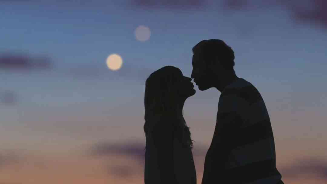 ¿Sientes que tu relación ya cayó en la rutina? Revisa estos consejos para revivir el deseo y el amor | ViX