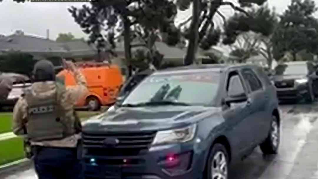 Detienen a padre de familia al salir de su casa para ir a trabajar en California; creen que alguien los denunció | ViX