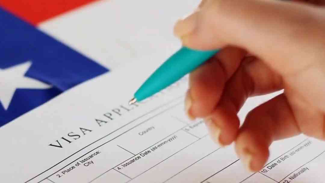 Venezolanos entre dos frentes: Amenazas de desnaturalización en EEUU y cárcel en Venezuela | ViX