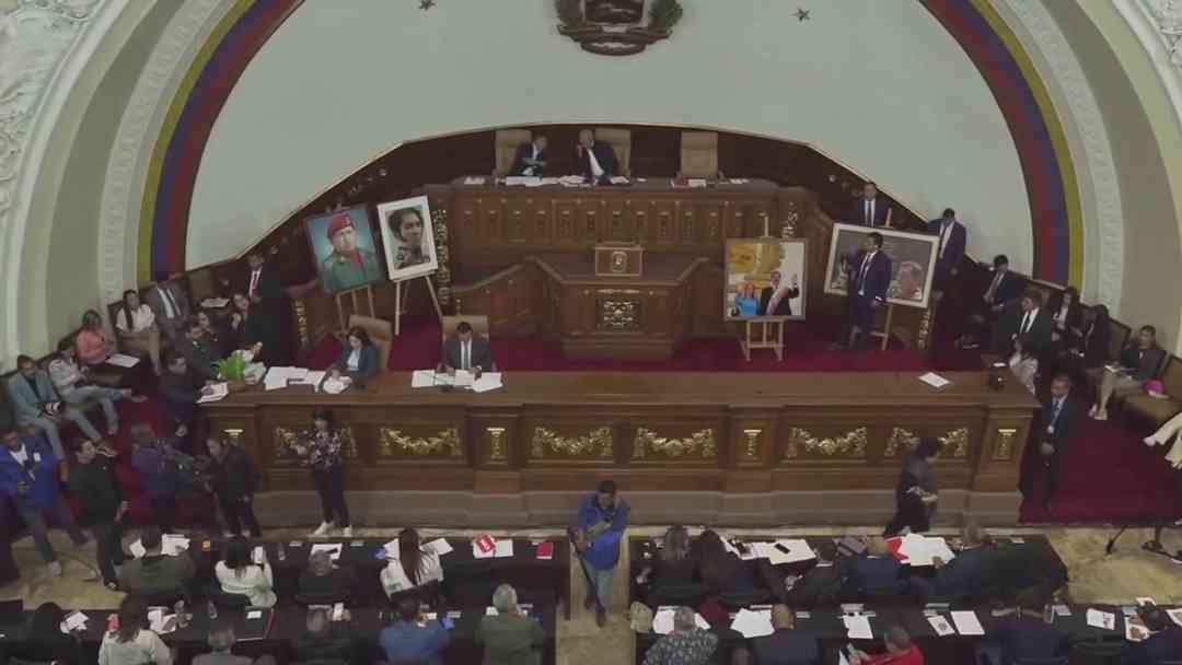 Presos políticos Venezuela: Posponen debate de Ley de Amnistía | ViX