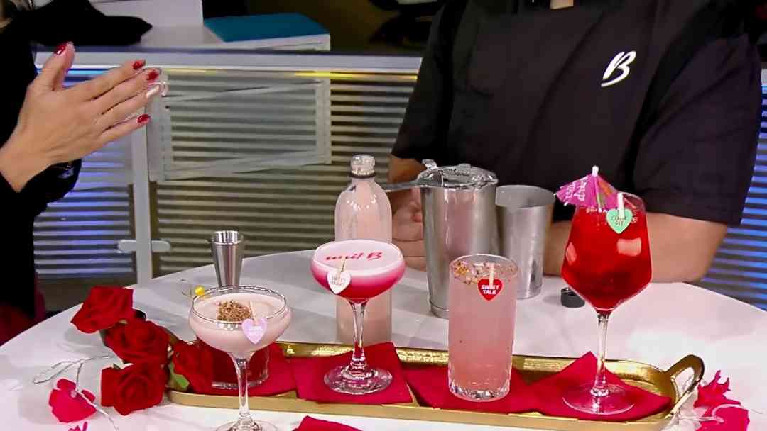 Coctelería para conquistar el 14 de febrero: Sorprende a tu pareja con recetas de rosas y chocolate | ViX