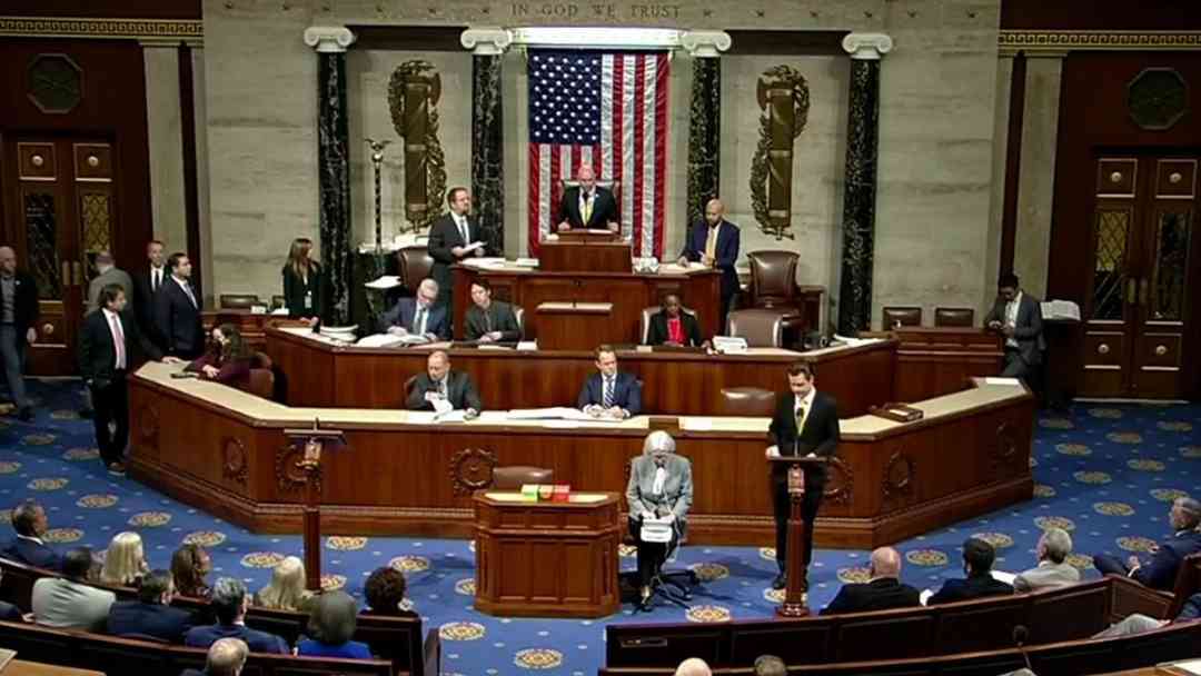 Operativos migratorios ‘traban’ negociaciones en Congreso y se acerca un cierre de gobierno, ¿a quiénes afecta? | ViX