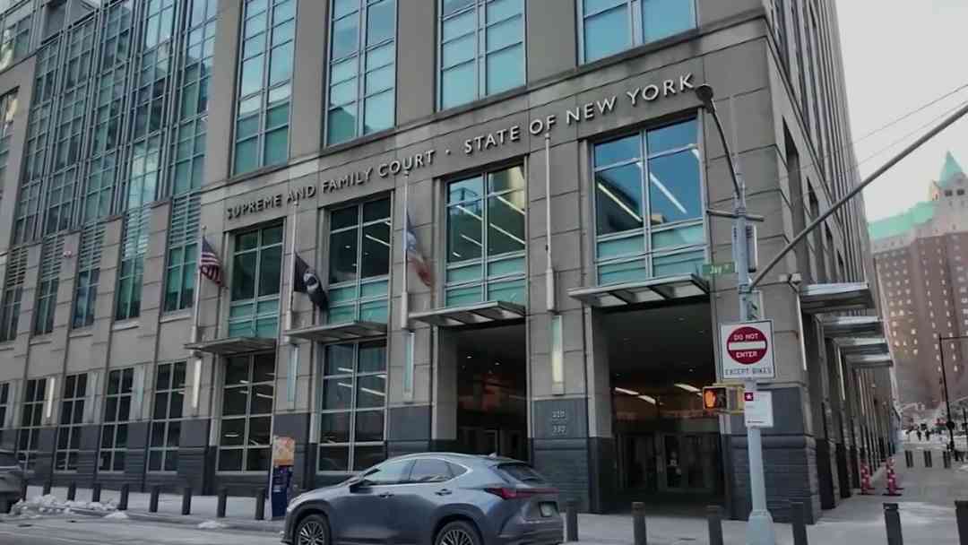 Arrestan a maestro por abuso de 4 niñas en guardería de Brooklyn | ViX