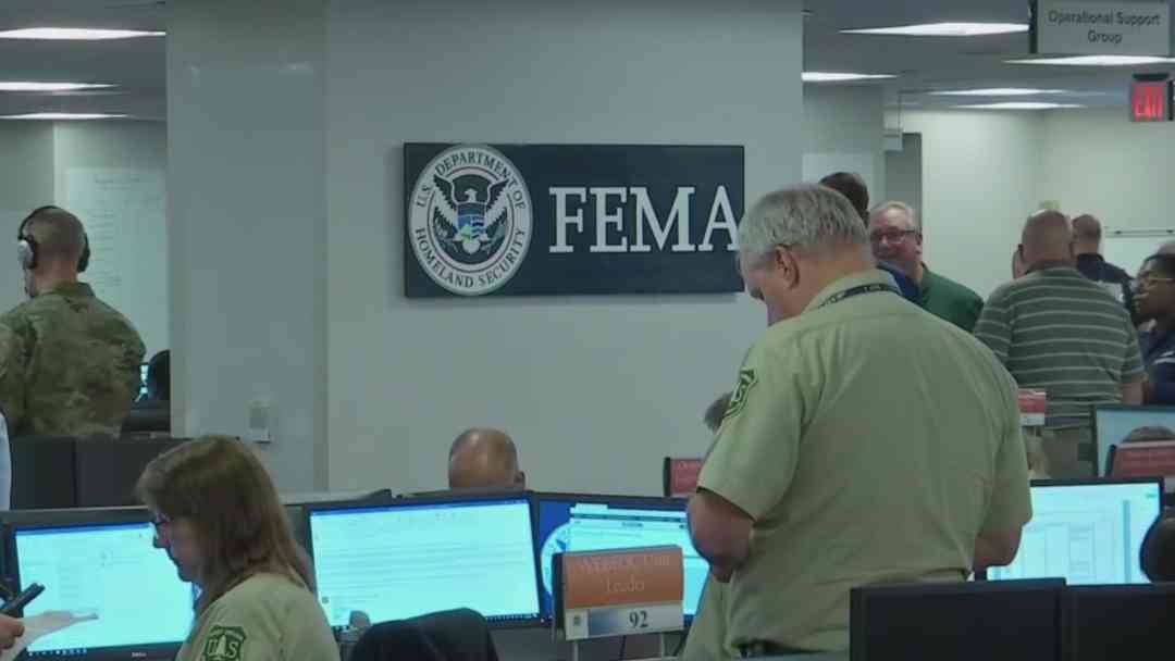 Aprobación de fondos depende los cambios que exigen a los agentes de ICE | ViX