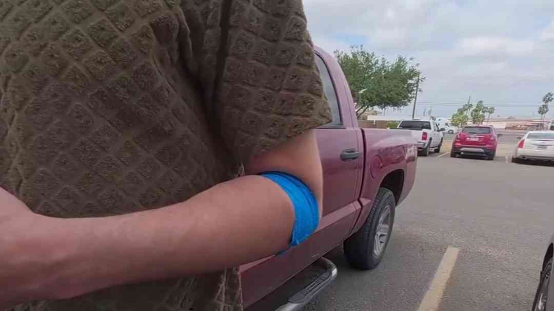 Estadounidenses venden su plasma para conseguir dinero y usarlo en gastos de la casa | ViX