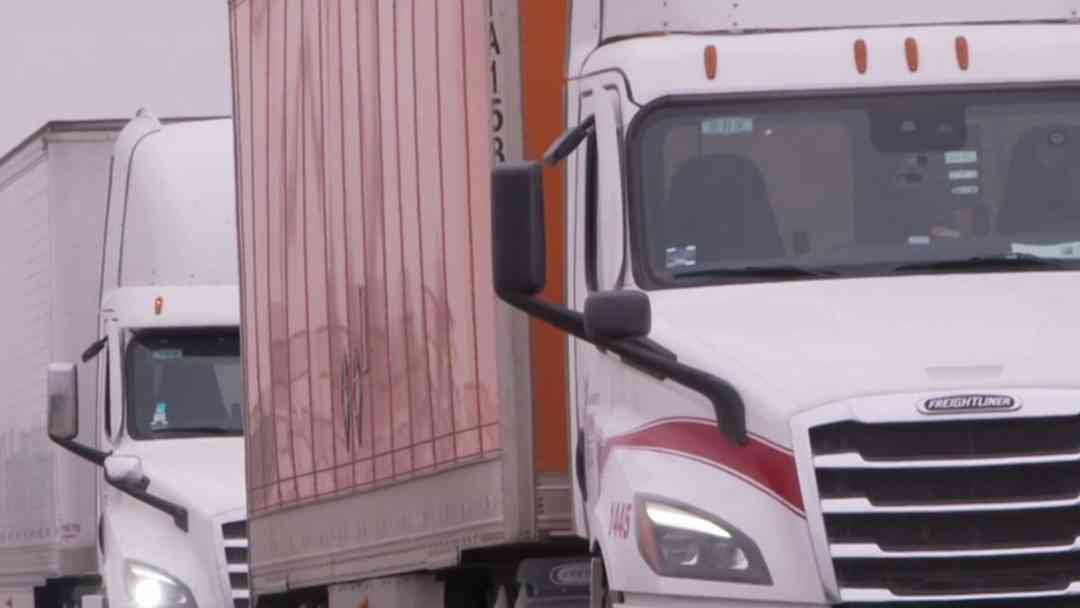 Cientos de escuelas de manejo cierran por presuntas fallas de seguridad | ViX