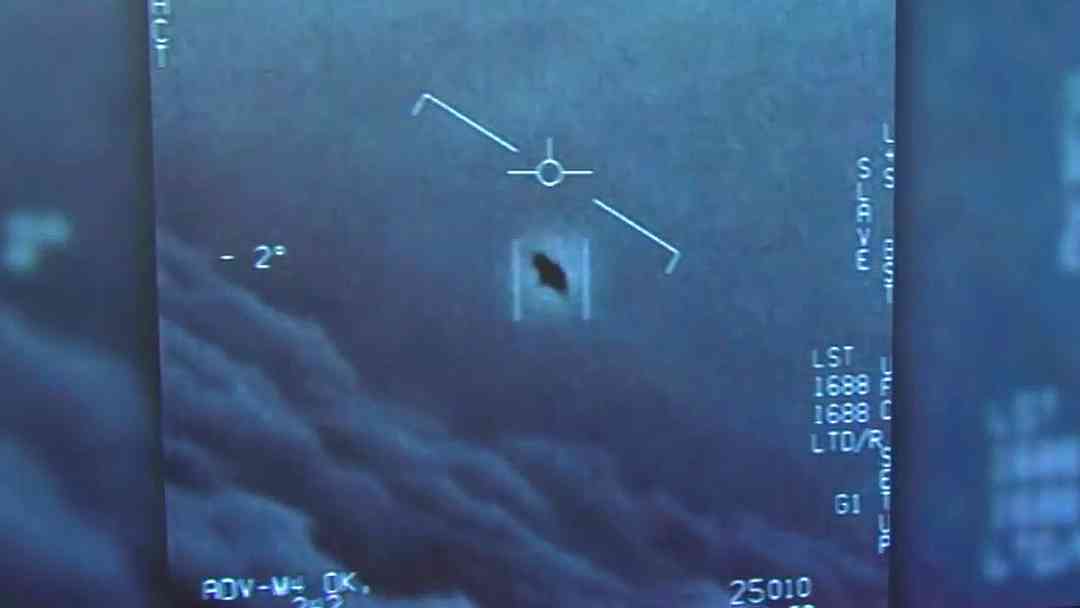 Trump ordena desclasificar archivos extraterrestres y OVNIS tras polémicas declaraciones de Obama | ViX