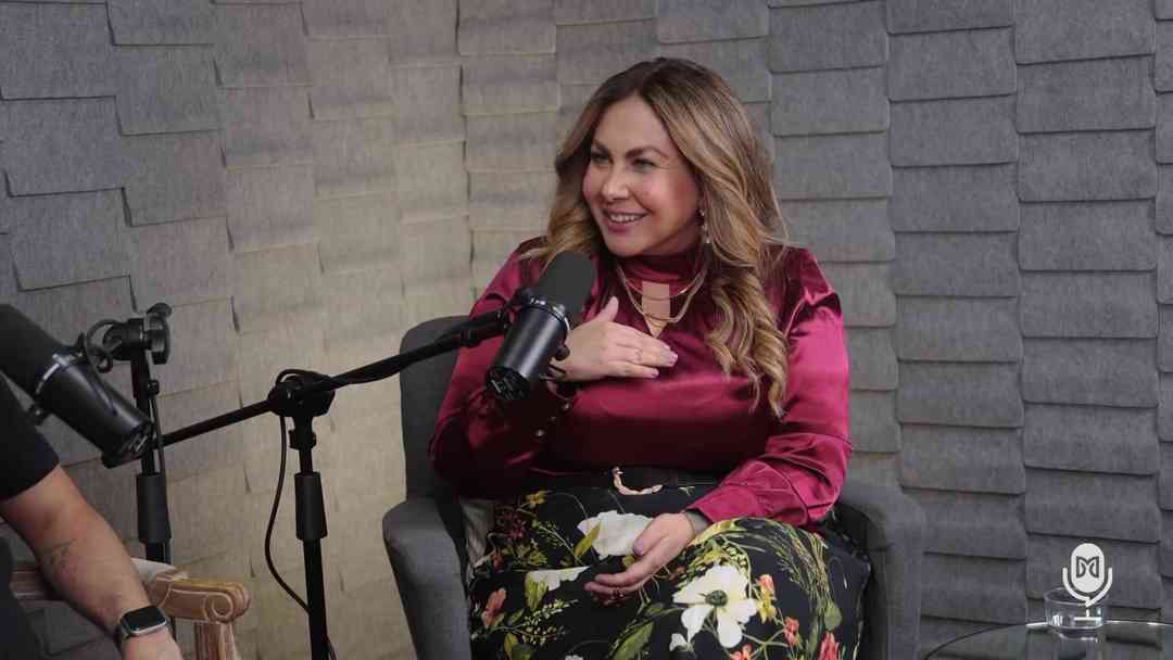 Cómo potenciar tu espiritualidad y generar dinero, con Tania Karam | ViX