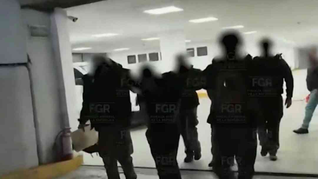 Fiscalía en México confirma que un abogado de la familia de 'El Mencho' reclamó cuerpo del líder criminal | ViX