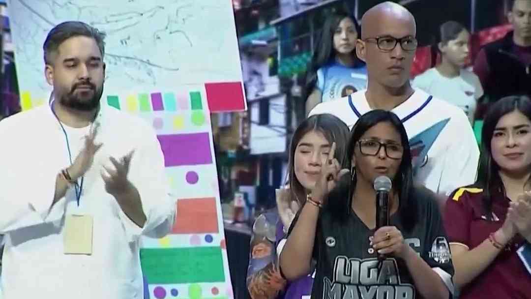 Delcy Rodríguez exige fin de sanciones tras mensaje de Trump: ¿Nace una nueva alianza petrolera? | ViX