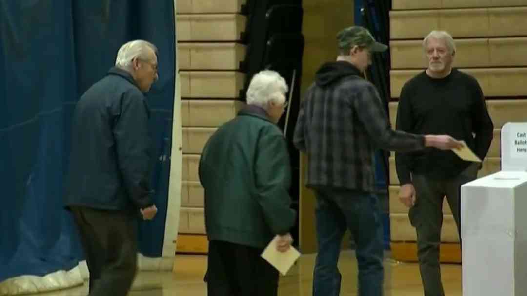 Trump niega reportes donde consideraría declarar estado de emergencia antes de elecciones de medio término | ViX