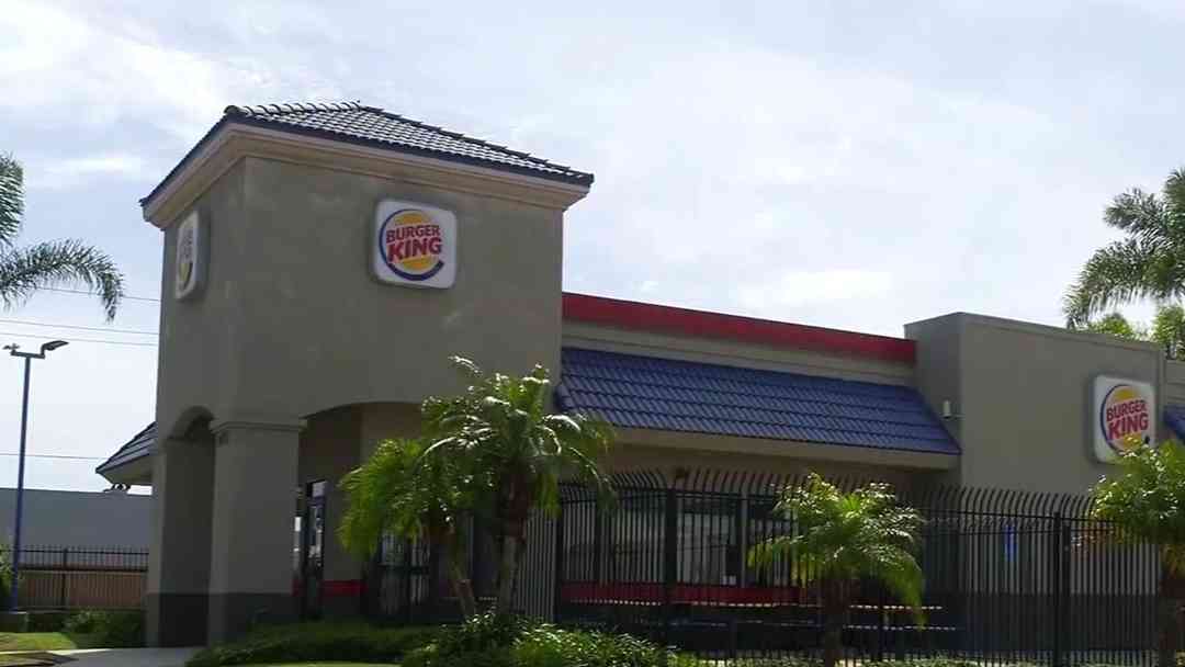 En 1 minuto Noticias de Negocios en N+ Univision: Burger King lanza chatbot de IA para capacitar empleados | ViX