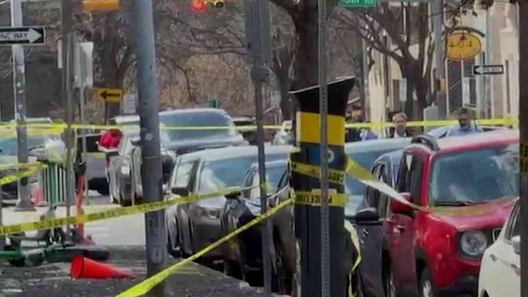 FBI investiga tiroteo en bar de Austin que deja 3 muertos y 14 heridos | ViX