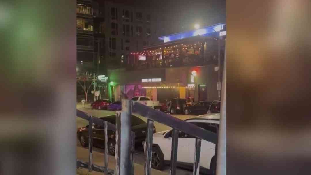 Sube a tres muertos ataque armado en Austin; dos personas permanecen críticas | ViX