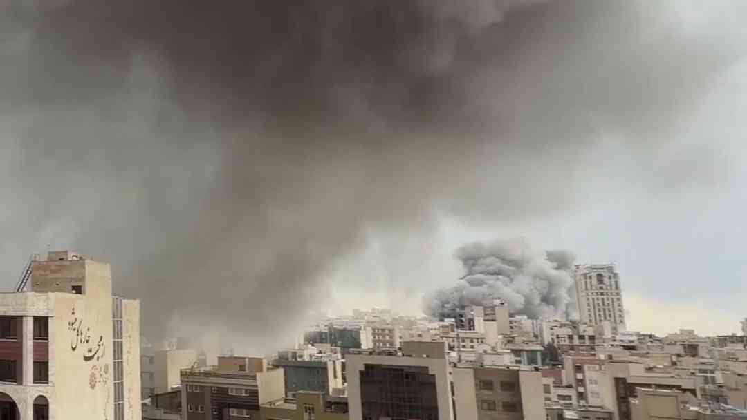 Gobierno publica teléfono para estadounidenses en Medio Oriente que necesitan asistencia consular | ViX