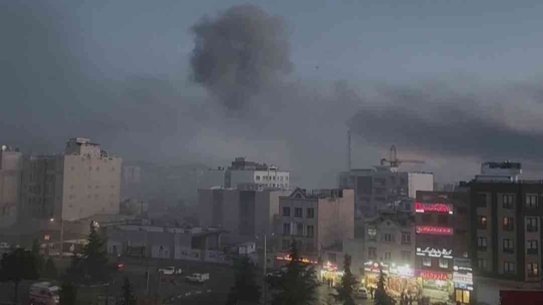 Senado bloquea resolución de poderes de guerra y respalda a Trump en conflicto con Irán | ViX