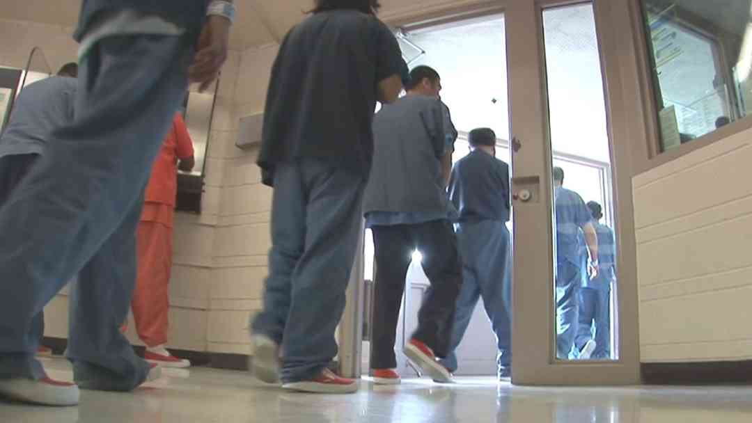 Denuncian brote de tuberculosis en centro de detención de Florida | ViX