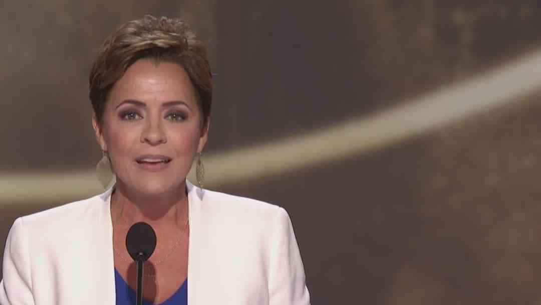 Juez frena a Kari Lake por despidos masivos y anula sus decisiones en Voice of America | ViX