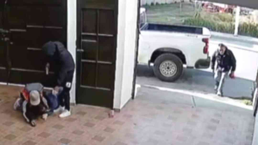 Ataque a influencer a plena luz del día reaviva el debate sobre la inseguridad en México | ViX