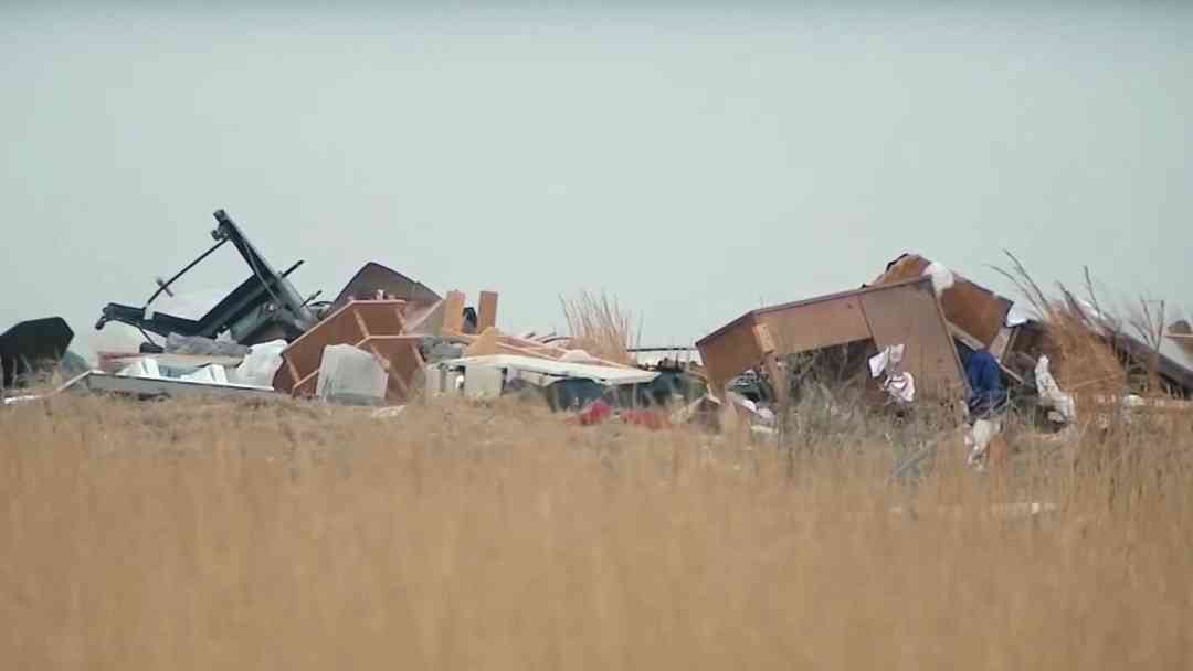 Tiempo severo azota el centro del país con tornados mortales y granizo gigante de gran escala | ViX