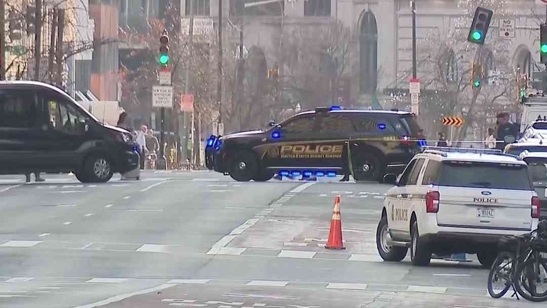 Detienen a un hombre tras estrellar su vehículo contra una barricada de la Casa Blanca | ViX