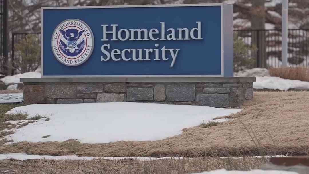 DHS busca acceder a base de datos de empleo y manutención infantil de millones de personas | ViX