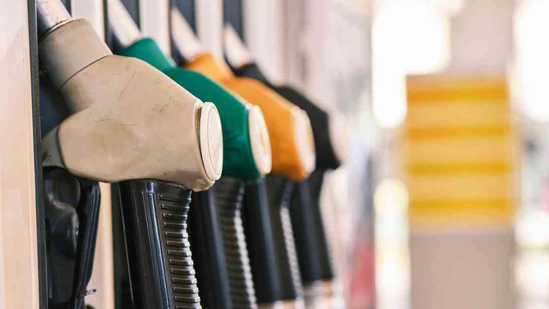 Precio de la gasolina sube mientras Rusia gana 150 millones de dólares diarios por la guerra en Irán | ViX