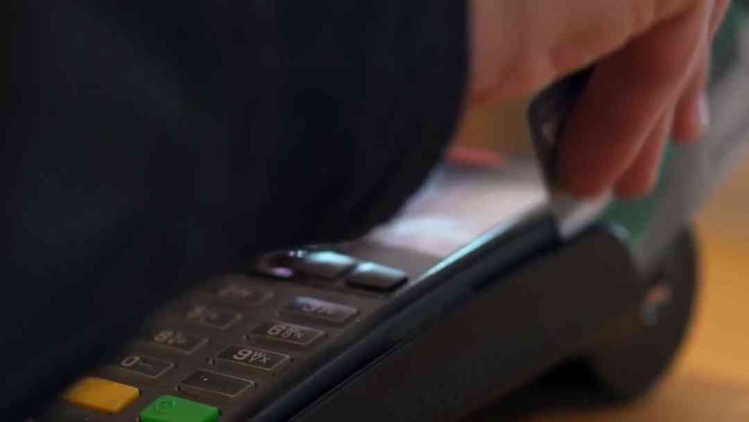 ¿Mis deudas terminan con la autodeportación? Especialistas explican qué pasa con obligaciones financieras si dejas EEUU | ViX