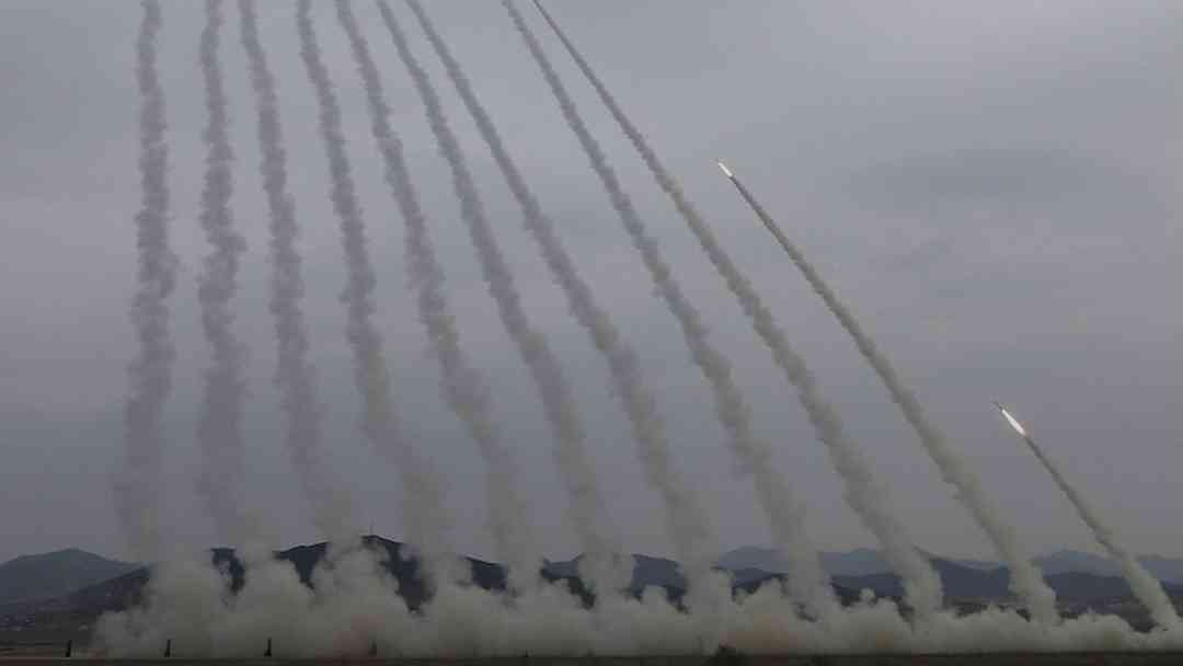 Corea del Norte lanza oleada de misiles balísticos y eleva tensión con Japón y Corea del Sur | ViX