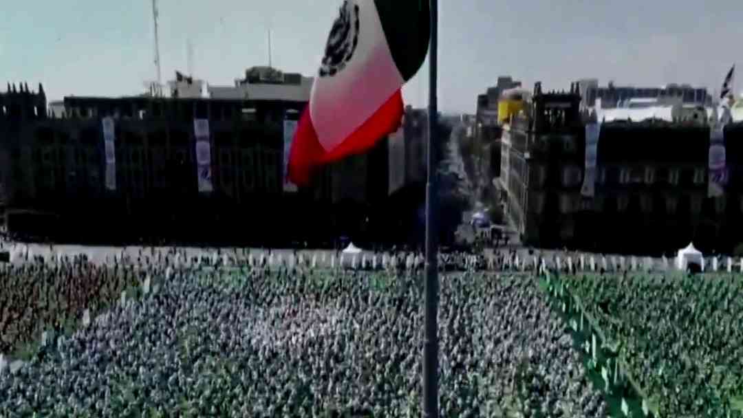 México abre nuevo capítulo deportivo y logra récord Guinness con la clase de futbol más grande del mundo | ViX