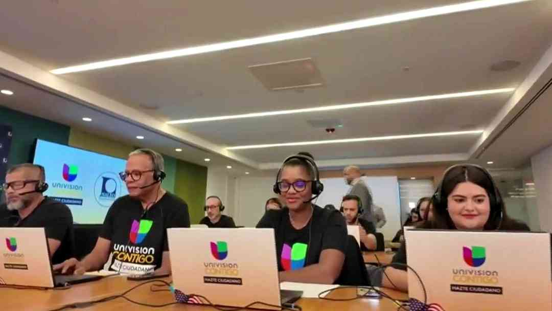 Univision Contigo, Hazte Ciudadano: ¿Llevas cinco años como residente? Llama y recibe asesoría | ViX