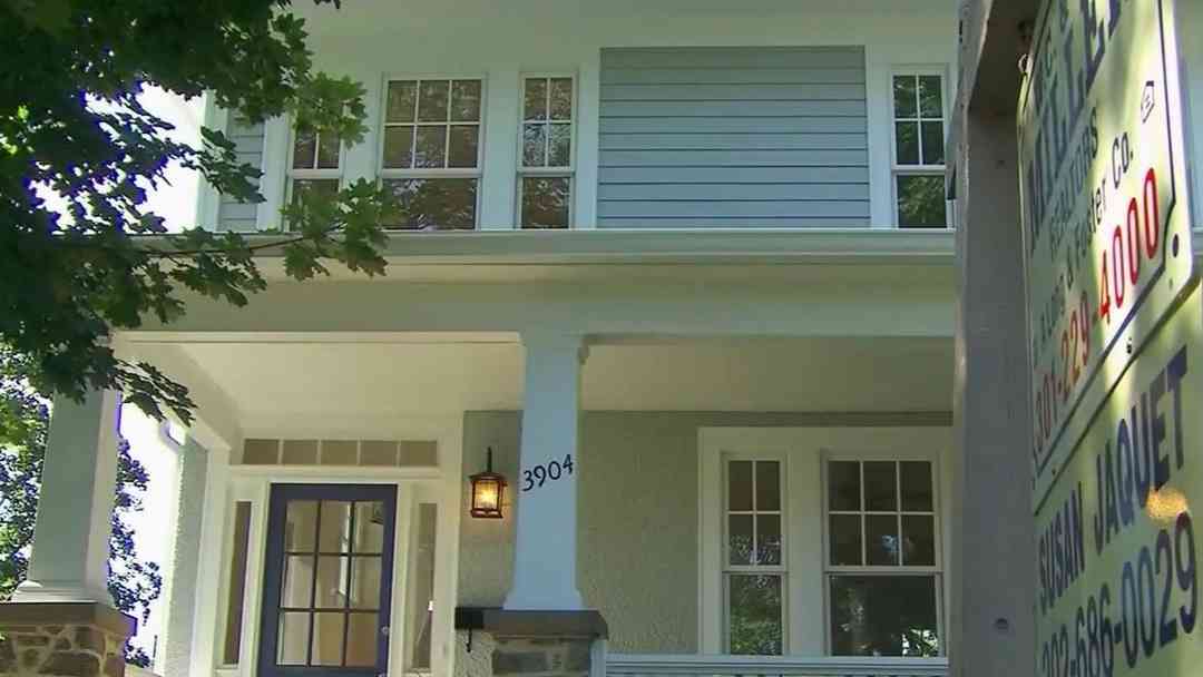 Noticias de negocios en 1 minuto: Nuevamente, sube el costo para comprar una casa en EEUU | ViX