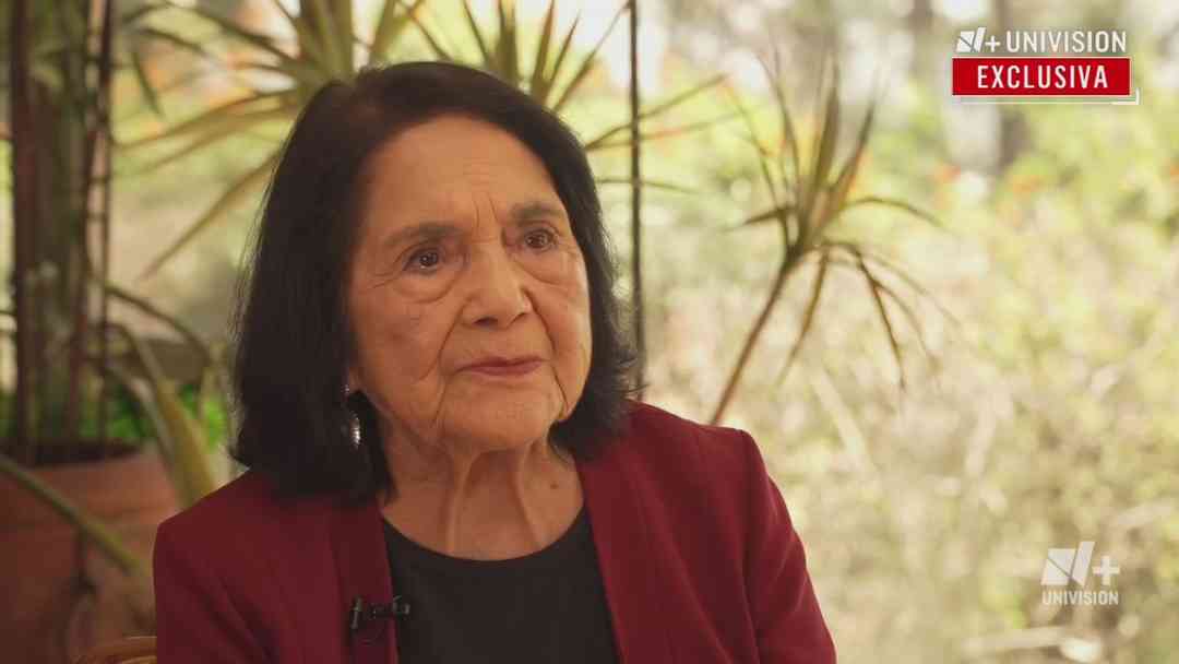 "¿Cómo pudo hacer estas acciones tan malas?": Dolores Huerta en exclusiva sobre acusaciones contra César Chávez | ViX