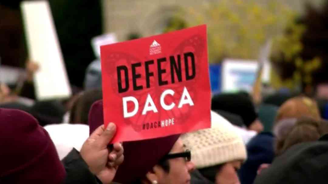 ¿Eres beneficiario de DACA? Abogada de inmigración nos dice qué documentos deberías tener siempre a la mano | ViX