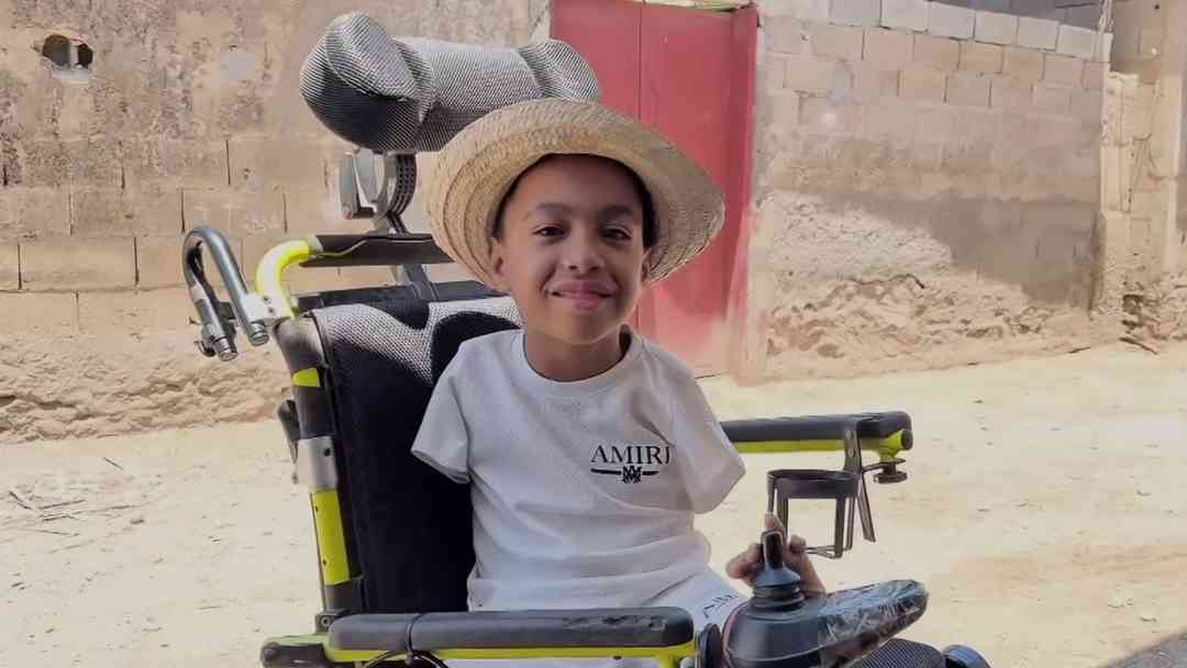 Niño sin extremidades conmueve en Venezuela por su talento para cantar | ViX