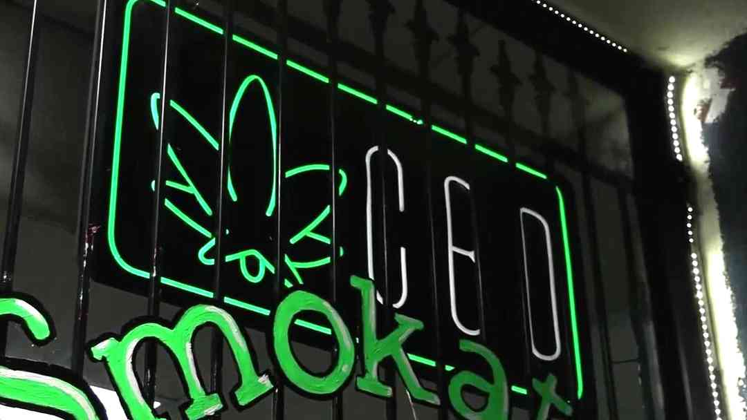 Texas prohíbe los productos de cáñamo para fumar y desata pérdidas en el sector | ViX