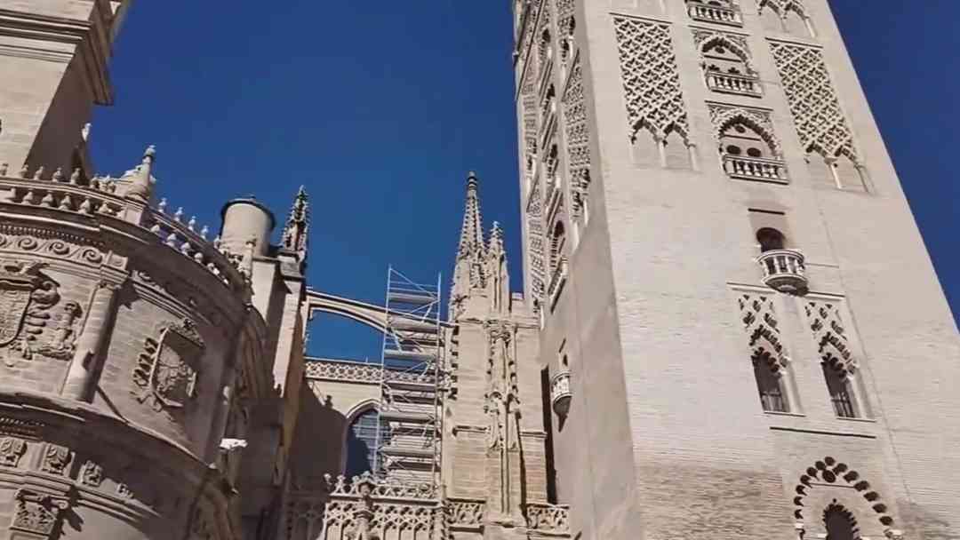 Sevilla vive un intenso Martes Santo con ocho cofradías en estación de penitencia | ViX