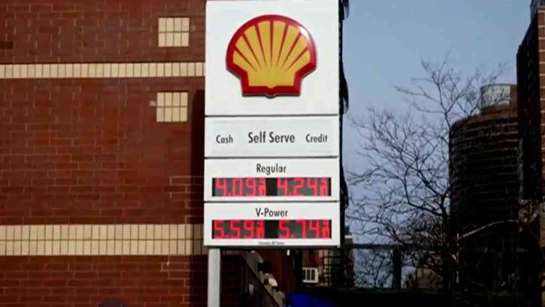 Gasolina supera los 5 dólares en California y Florida, el costo más alto en cuatro años | ViX