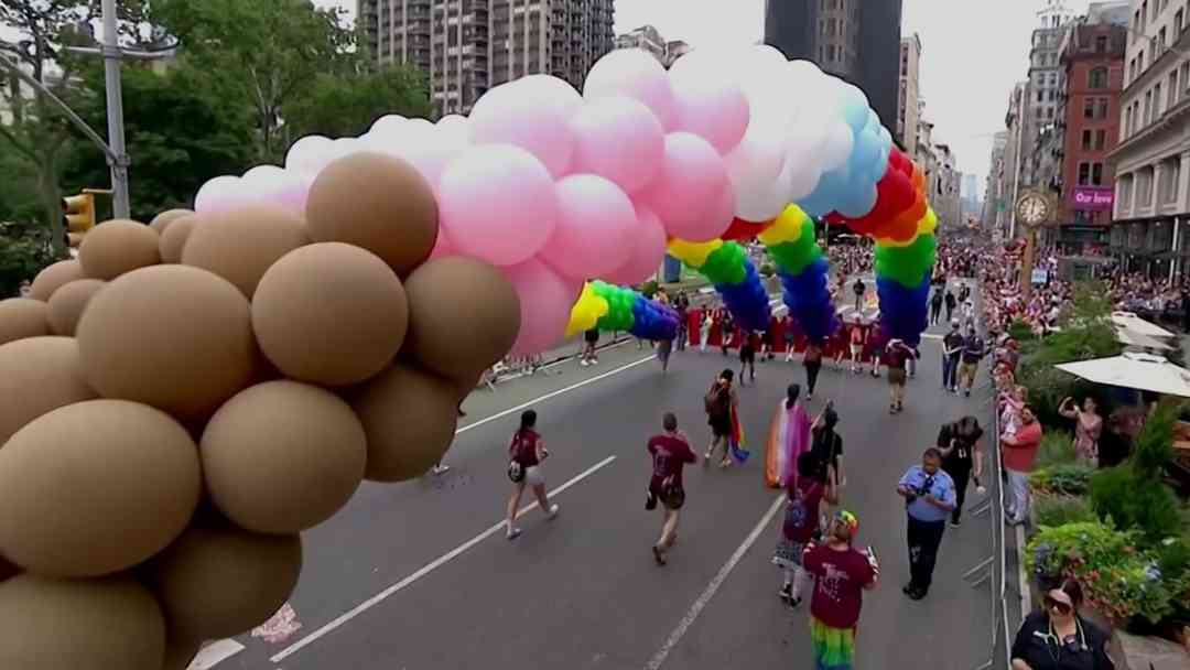 Corte Suprema respalda consejera en Colorado y cuestiona prohibición de terapias de conversión | ViX