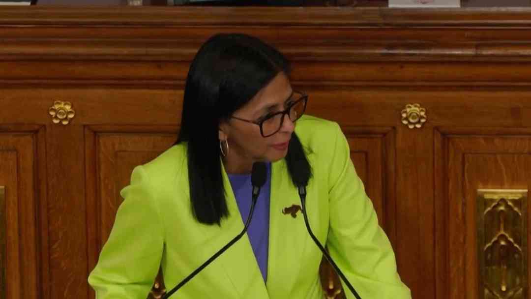 EEUU y Venezuela avanzan un paso más: Trump levanta sanciones contra Delcy Rodríguez | ViX