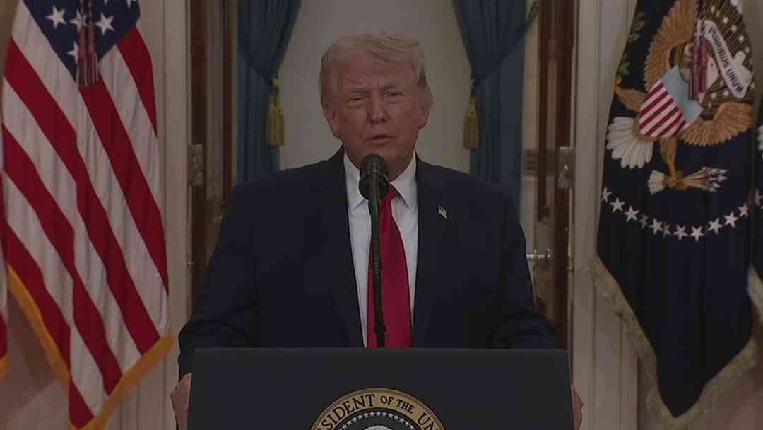 Donald Trump manda felicitaciones a la NASA y “calientes astronautas” de Artemis II | ViX