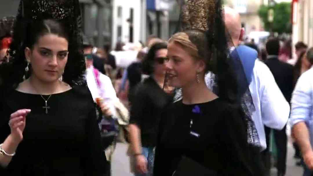 Semana Santa 2026 | Sevilla vive un solemne Jueves Santo con mantillas negras | ViX