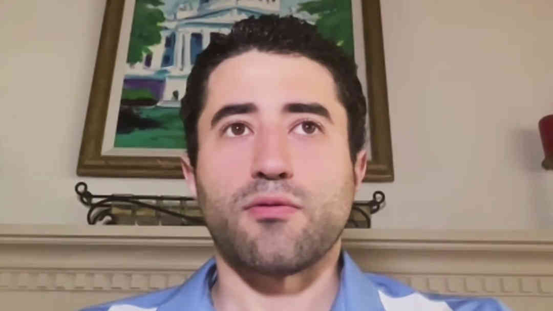 Día Mundial del Autismo: Adán Correa, el actor que vive en el espectro y conquistó con su trabajo en una serie | ViX