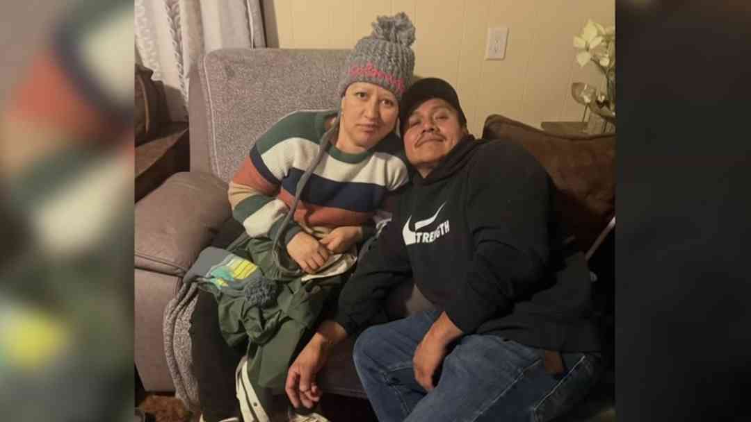 Hijas claman ayuda: ICE detiene a su padre mientras su madre agoniza en casa | ViX