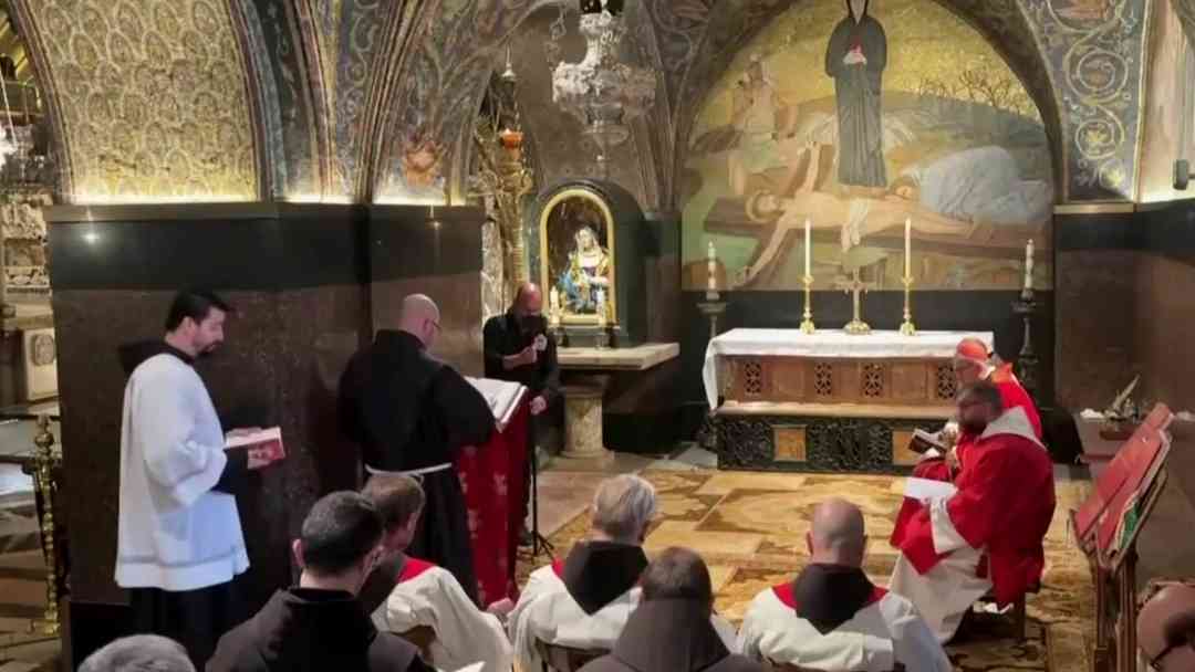 El cardenal Pierbattista Pizzaballa preside los ritos de la Pasión de Cristo en Jerusalén | ViX