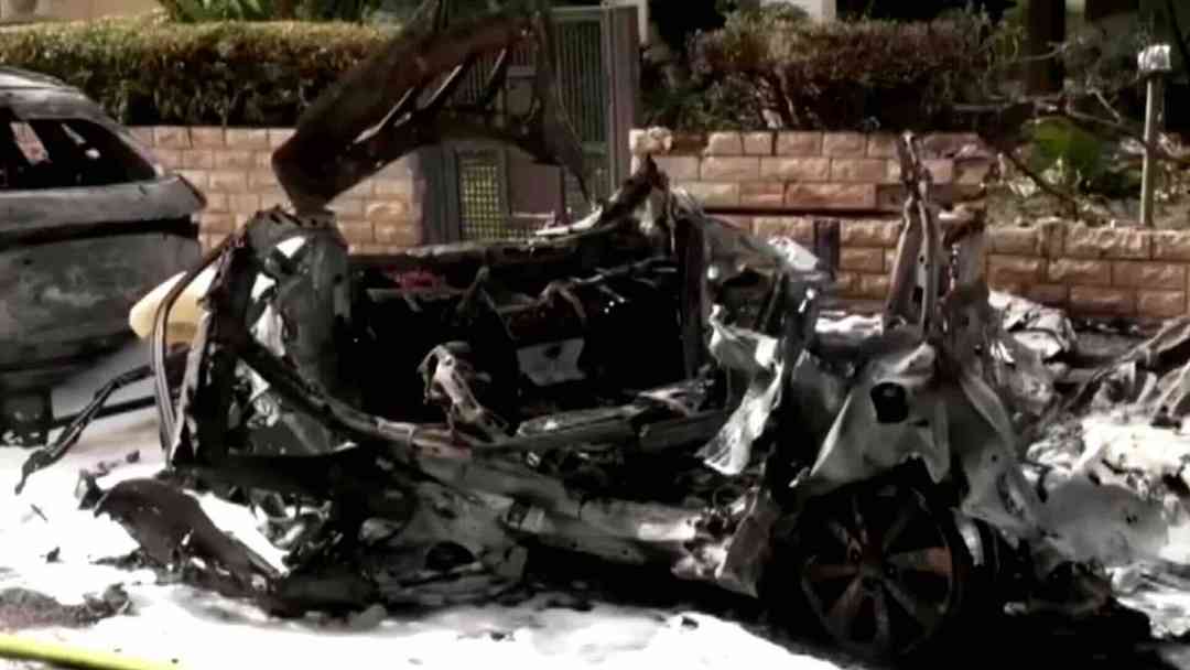 Ataque de Irán a Israel deja vehículos calcinados en Tel Aviv | ViX