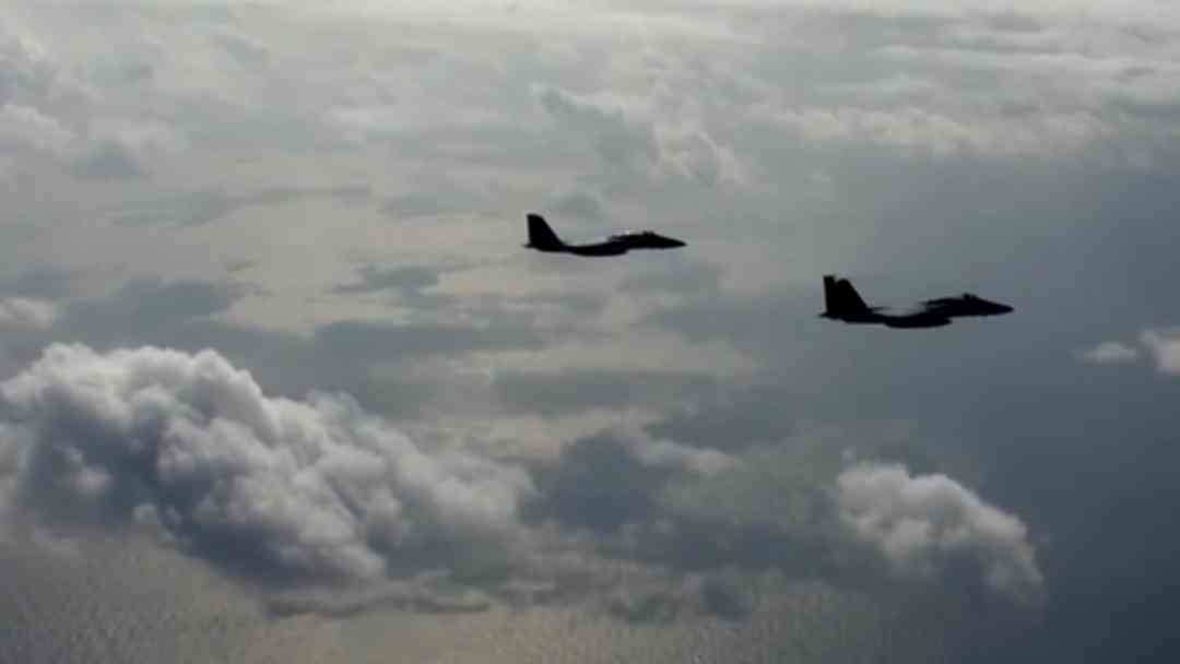 EEUU rescata a tripulante en Irán; Trump exige reabrir comercio en Ormuz | ViX