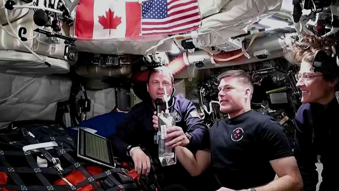 Astronautas de Artemis II dialogan con Agencia Espacial Canadiense y revelan detalles de su dieta | ViX