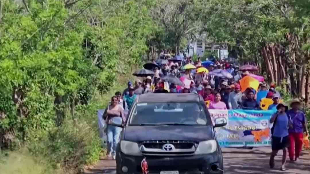 Protestan en Veracruz, México por derrame de hidrocarburo que afecta pesca y turismo | ViX