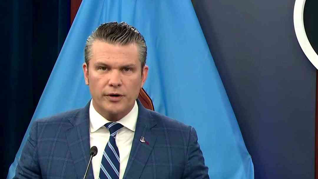Pete Hegseth resalta rescates heroicos y confirma que Irán rogó por el cese al fuego | ViX